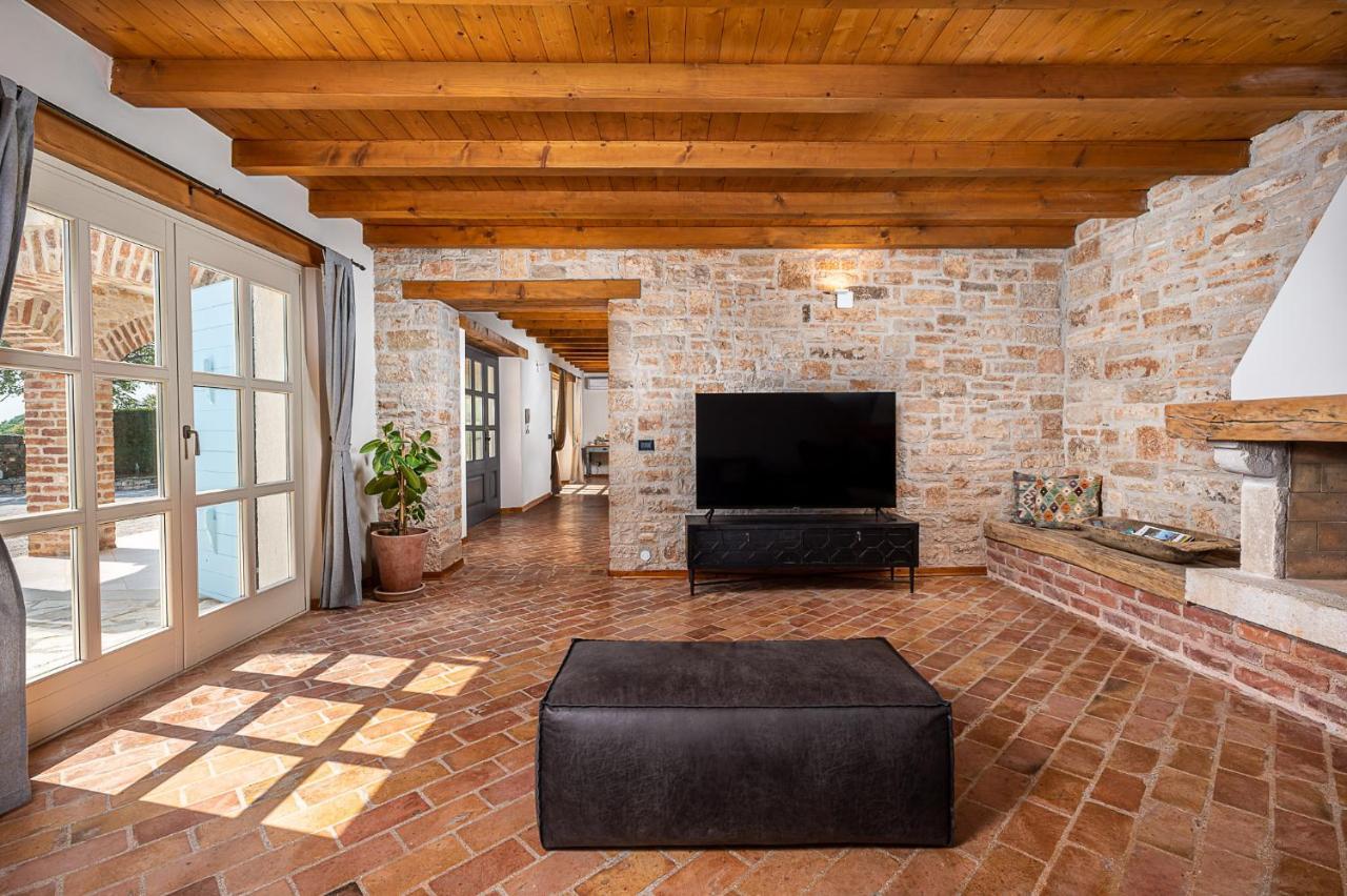 Villa Paolina With Hot Tub Visnjan Exterior photo